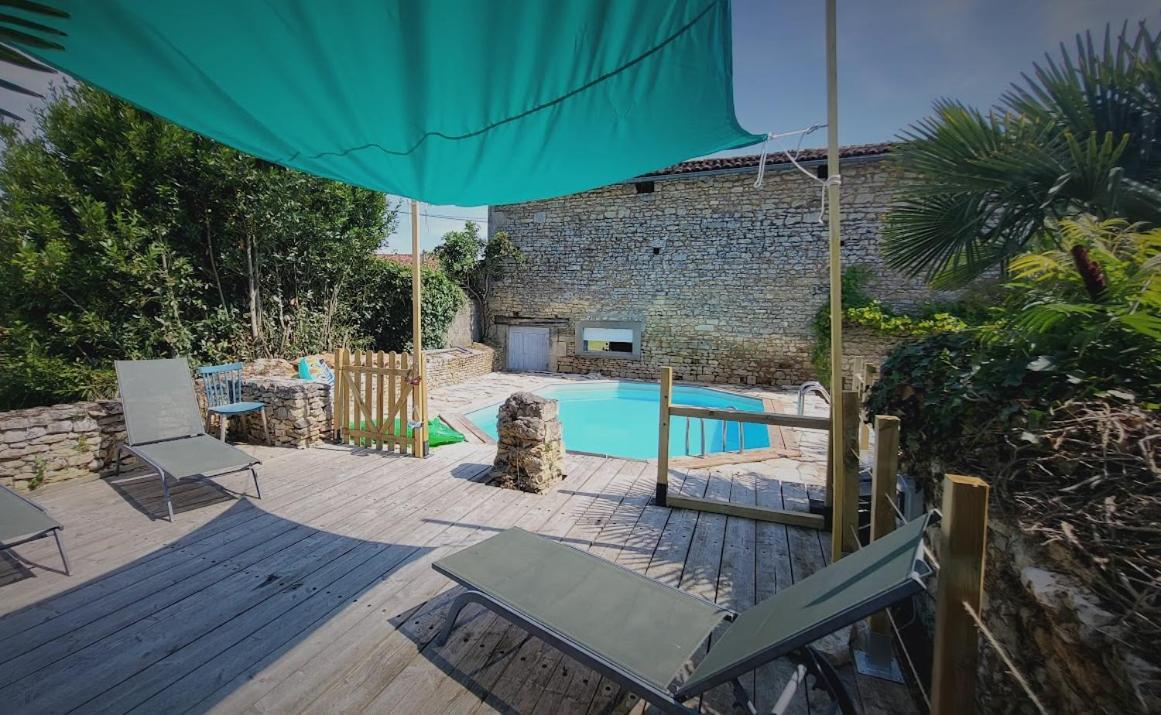 Les Chambres Du Nid Charentais La Poterie (Charente) Exterior foto